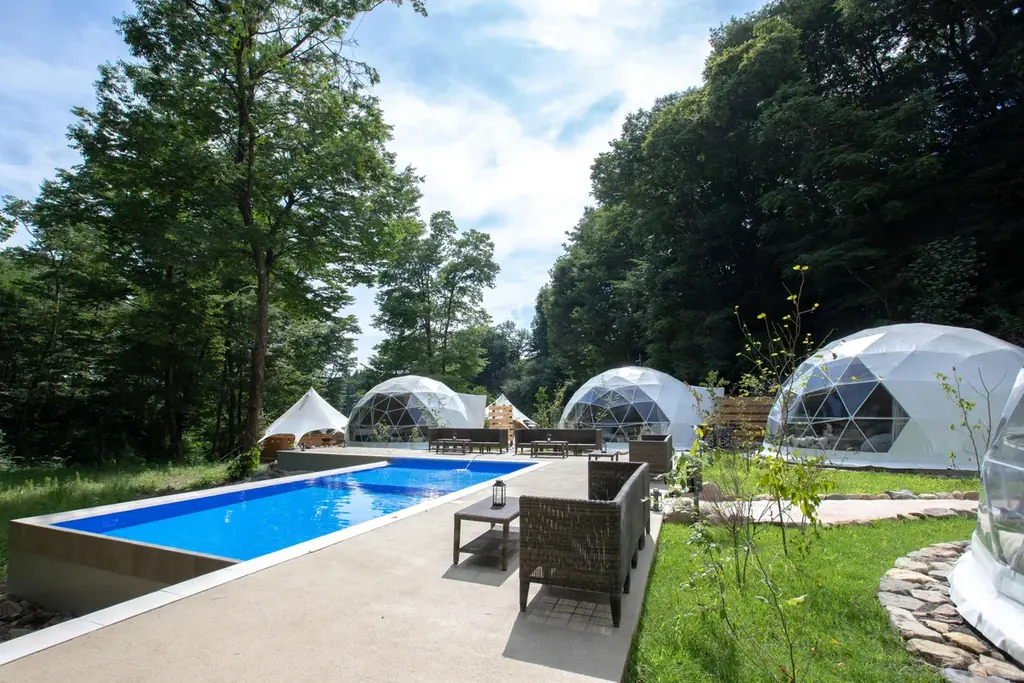 最高のリトリートを体験できる THE FIVE RIVERS FINE GLAMPING 群馬 白沢　2026夏の味覚を存分に味わうグリルディナー＆ペットフーディスト監修愛犬用”夏ディナー”　提供開始 画像 19