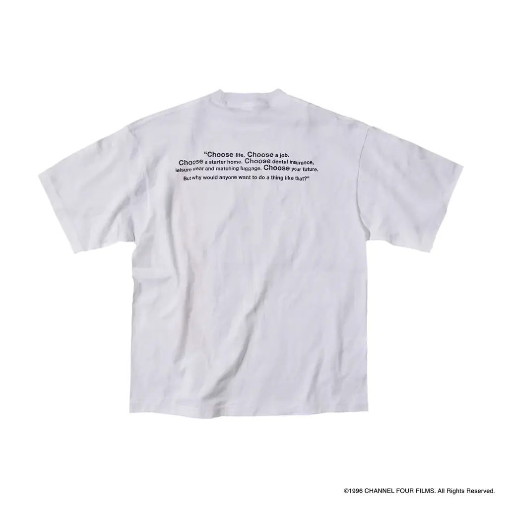 Behind the Scenes®、映画『トレインスポッティング』公開30周年プロジェクト完結編となる公式ライセンスTシャツを発表。バーニーズ ニューヨーク オンラインストアにて受注販売開始。 画像 3