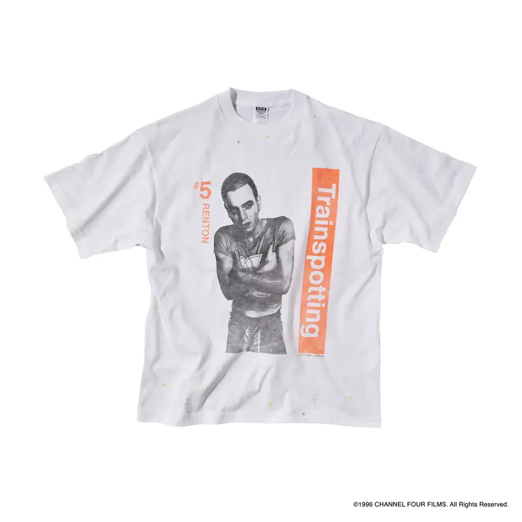 Behind the Scenes®、映画『トレインスポッティング』公開30周年プロジェクト完結編となる公式ライセンスTシャツを発表。バーニーズ ニューヨーク オンラインストアにて受注販売開始。 画像 8