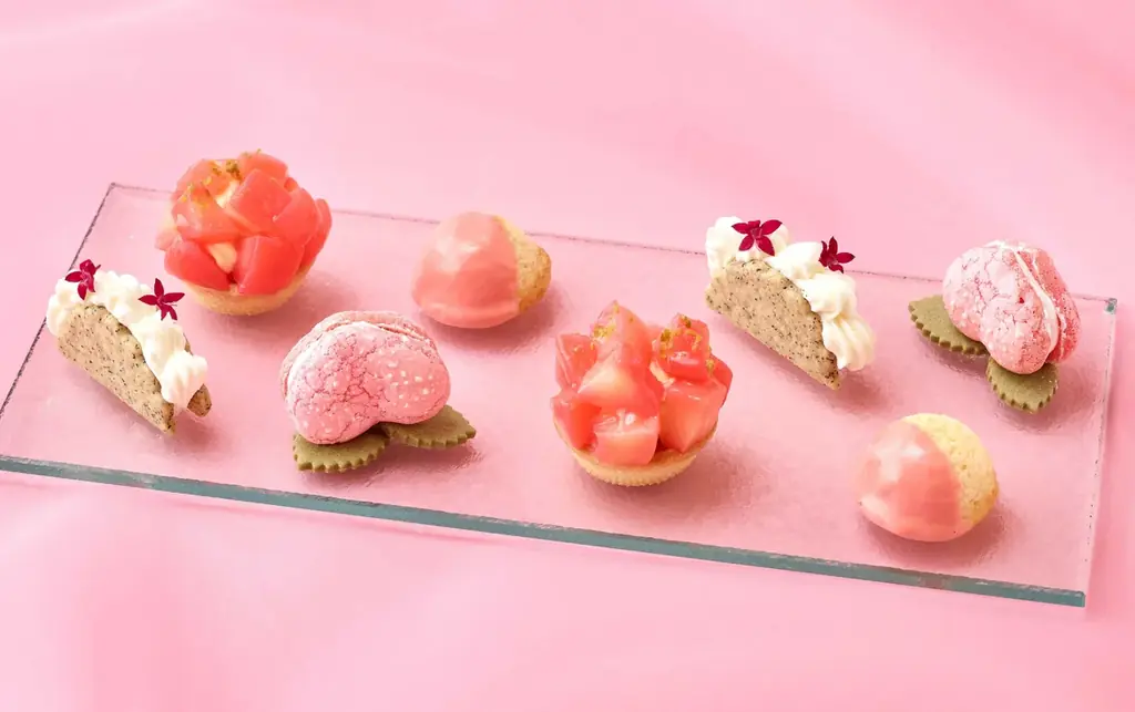 【リーガロイヤルホテル大阪】桃の魅力を味わい尽くす、心華やぐティータイム 期間限定「桃アフタヌーンティー」を販売 画像 3