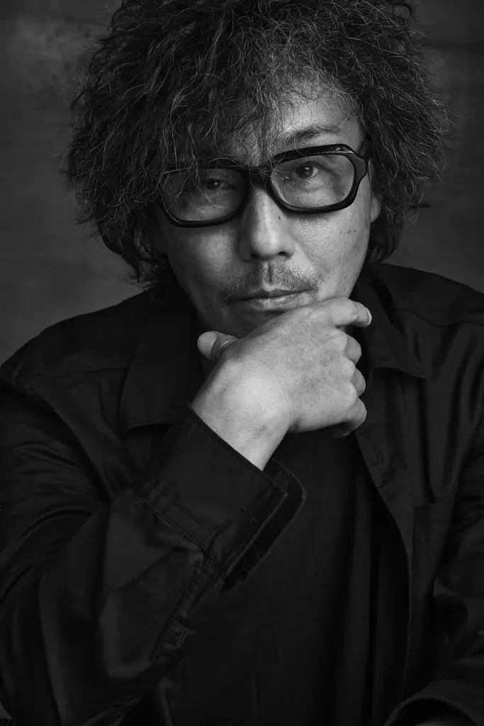 シュウ ウエムラの瞬間整う、骨格美への新提案。骨格クレヨン*と名品アイブローペンシルで呼び起こす、洗練されたあなた本来の美しさ。「スカルプト クレヨン」 「ハード フォーミュラ ハード 10」が発売！ 画像 10