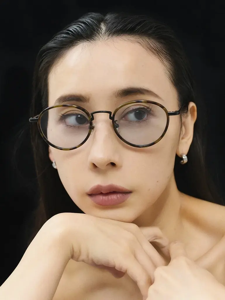 メガネブランド「Zoff」とファッションブランド「Ameri」ディレクター黒石奈央子とのコラボレーションアイウェア「Zoff｜Naoko Kuroishi」店頭販売決定 画像 10