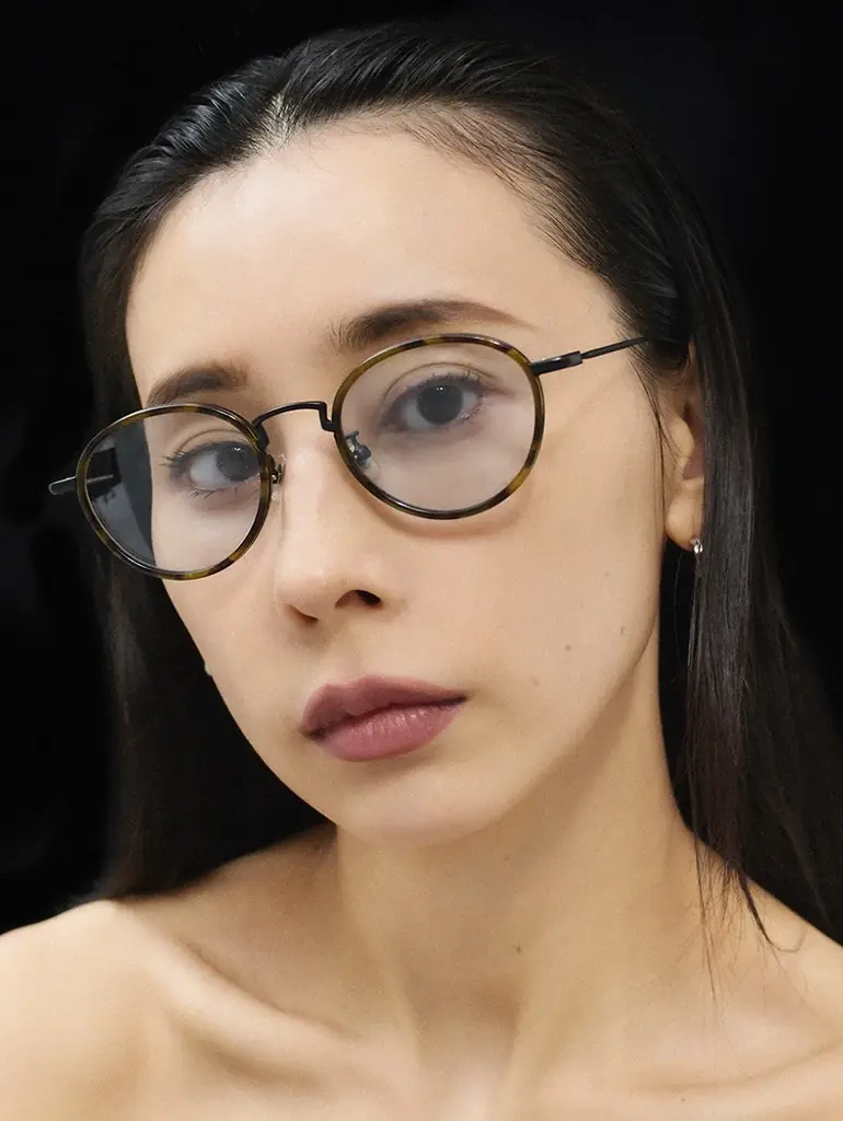 メガネブランド「Zoff」とファッションブランド「Ameri」ディレクター黒石奈央子とのコラボレーションアイウェア「Zoff｜Naoko Kuroishi」店頭販売決定 画像 11