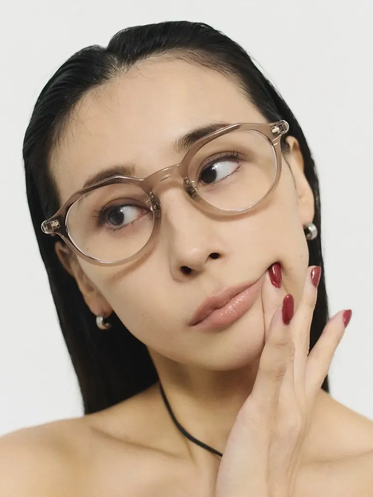 メガネブランド「Zoff」とファッションブランド「Ameri」ディレクター黒石奈央子とのコラボレーションアイウェア「Zoff｜Naoko Kuroishi」店頭販売決定 画像 13