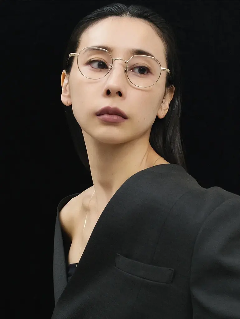 メガネブランド「Zoff」とファッションブランド「Ameri」ディレクター黒石奈央子とのコラボレーションアイウェア「Zoff｜Naoko Kuroishi」店頭販売決定 画像 17