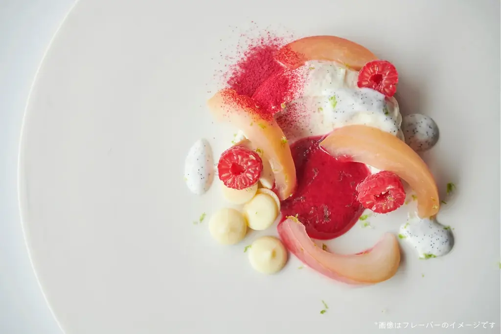 Mr. CHEESECAKEに、ラズベリーと桃を組み合わせてピーチ・メルバを表現した爽やかで瑞々しい夏限定フレーバー「Mr. CHEESECAKE Peach Raspberry」が登場 画像 2