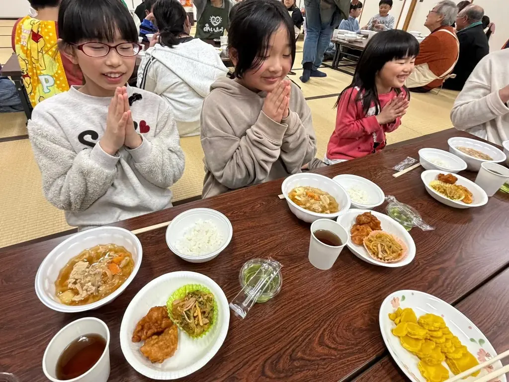 ファミリーマート＆むすびえ 「こども食堂スタート応援助成プログラム」2026年度夏期募集開始！採択団体には名店「ぼんご」の具瓶詰プレゼントが決定！～子どもたちの笑顔と居場所づくりを応援～ 画像 3