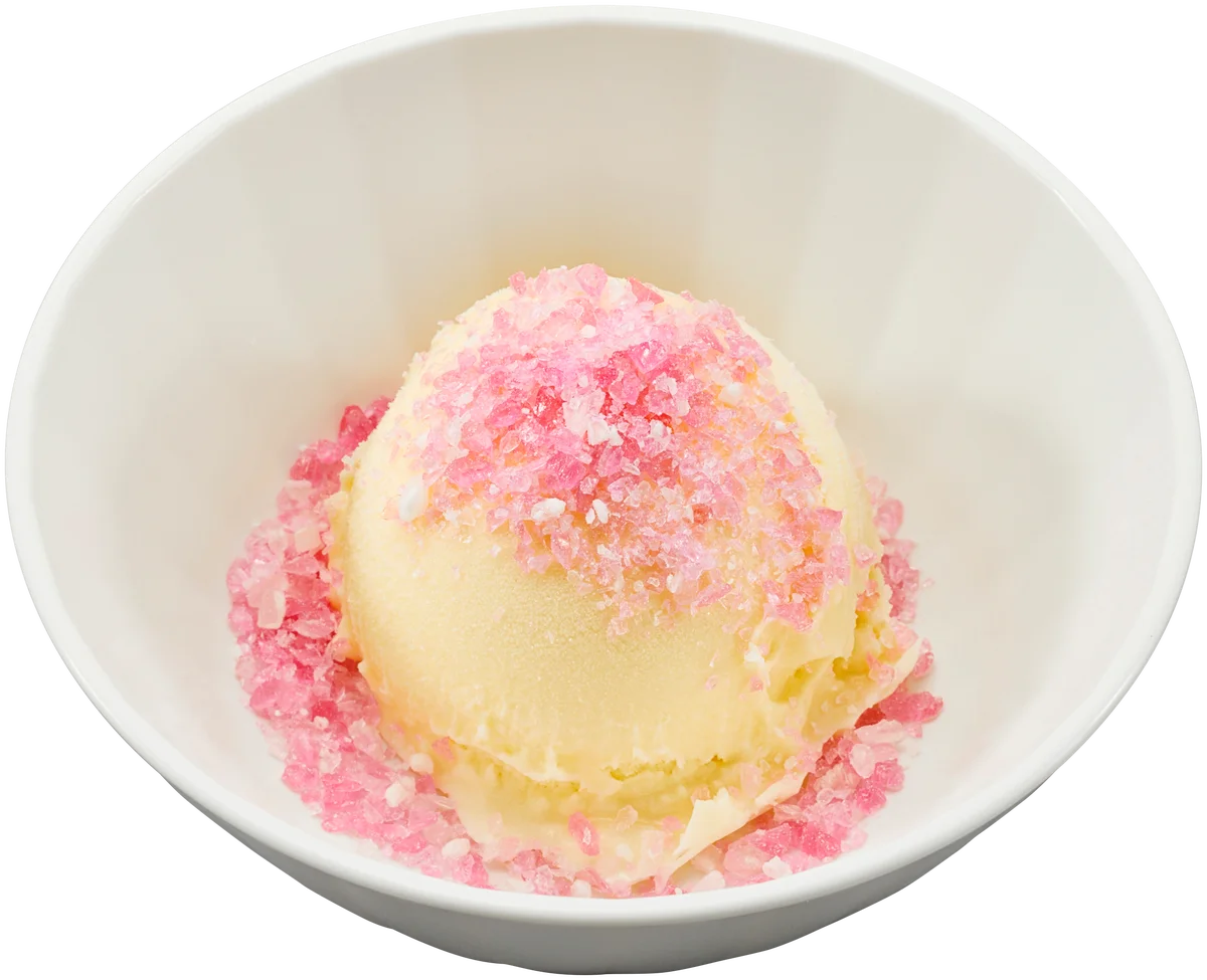 あまおう果汁１００％使用！“平成レトロ”で注目されるサクマ製菓「いちごみるく」が、自分好みにデコって・見て・食べて楽しい“キャンディグリッター”になって、この夏「かっぱ寿司」に初登場！ 画像 4