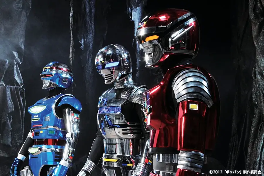 最新作公開を記念して、2012年の名作がカラオケルームに登場！「宇宙刑事ギャバン　ＴＨＥ　ＭＯＶＩＥ」をJOYSOUND「みるハコ」で、6月26日(金)より無料配信！ 画像 2