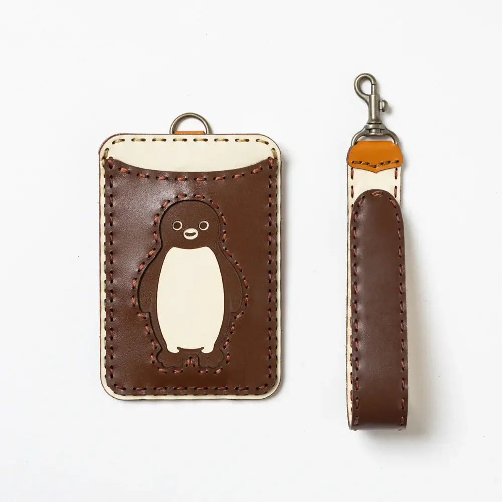 「Suicaのペンギン」が手縫いのレザーアイテムに！ハンドメイドレザーブランド「OJAGA DESIGN」とのコラボコレクションが登場！ 画像 8