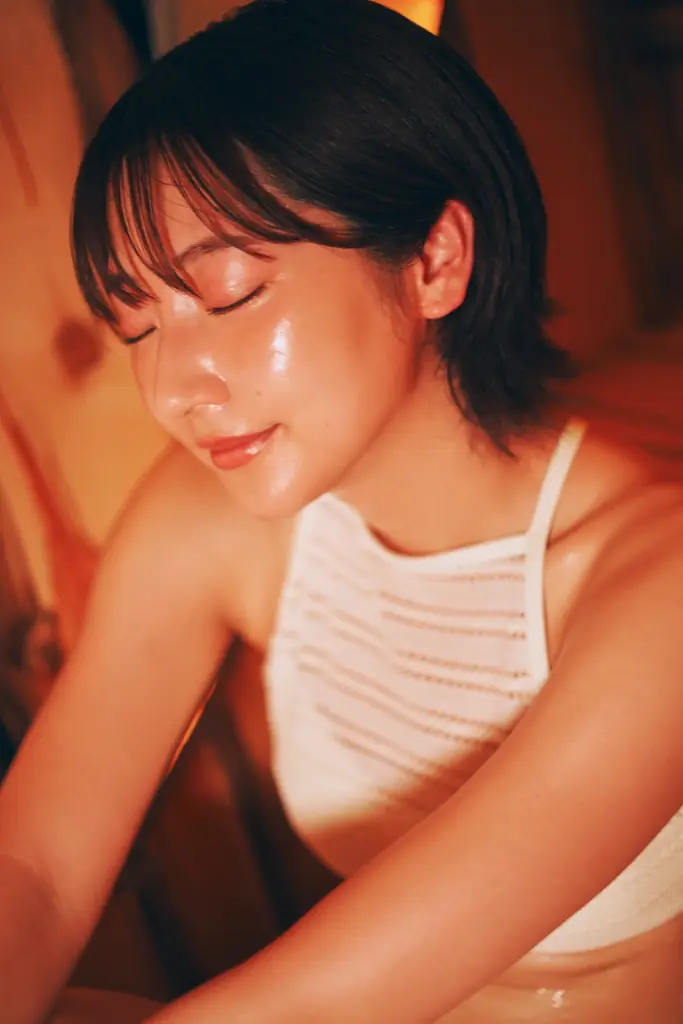 「SAUNA BROS.vol.12」の表紙を初解禁！ 武田玲奈が「サウナメッツァ大井町トラックス」でサウナを堪能！ 有岡大貴＆長田庄平や小栗有以、黒羽麻璃央などのグラビアも 画像 3