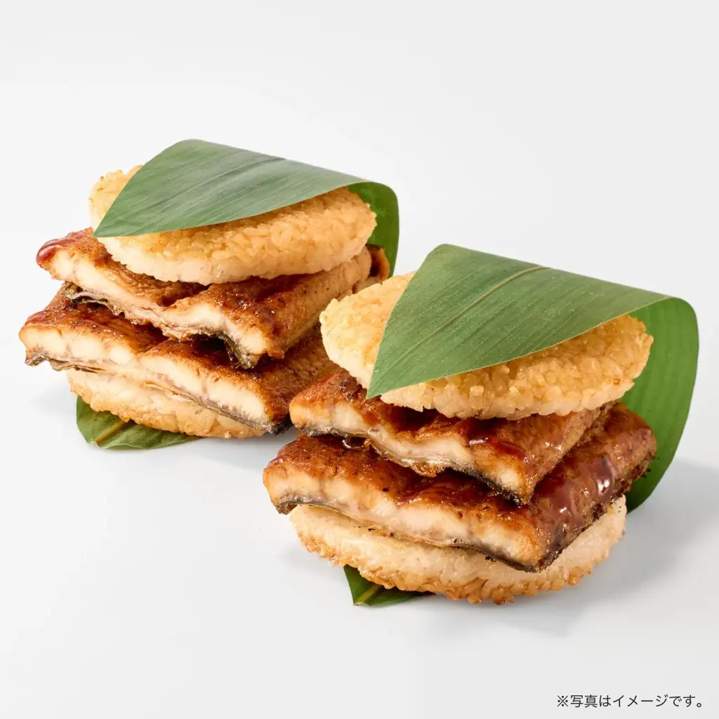 【MOS】2個でうなぎ一尾分を使用したモス史上最も贅沢なライスバーガー「『モスの匠味(たくみ)』 炭焼き 国産鰻重バーガー＜2個入り＞」6月26日（金）より予約注文の受付を開始 画像 2
