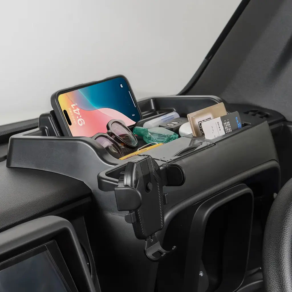 N-VANの車内がもっと快適に。専用設計の多機能「ダッシュボードトレイ」を販売開始。スマホスタンド・ホルダー・カード収納・コインケース・フリースペースを1台に集約、工具不要30秒で設置。発売記念価格も 画像 14