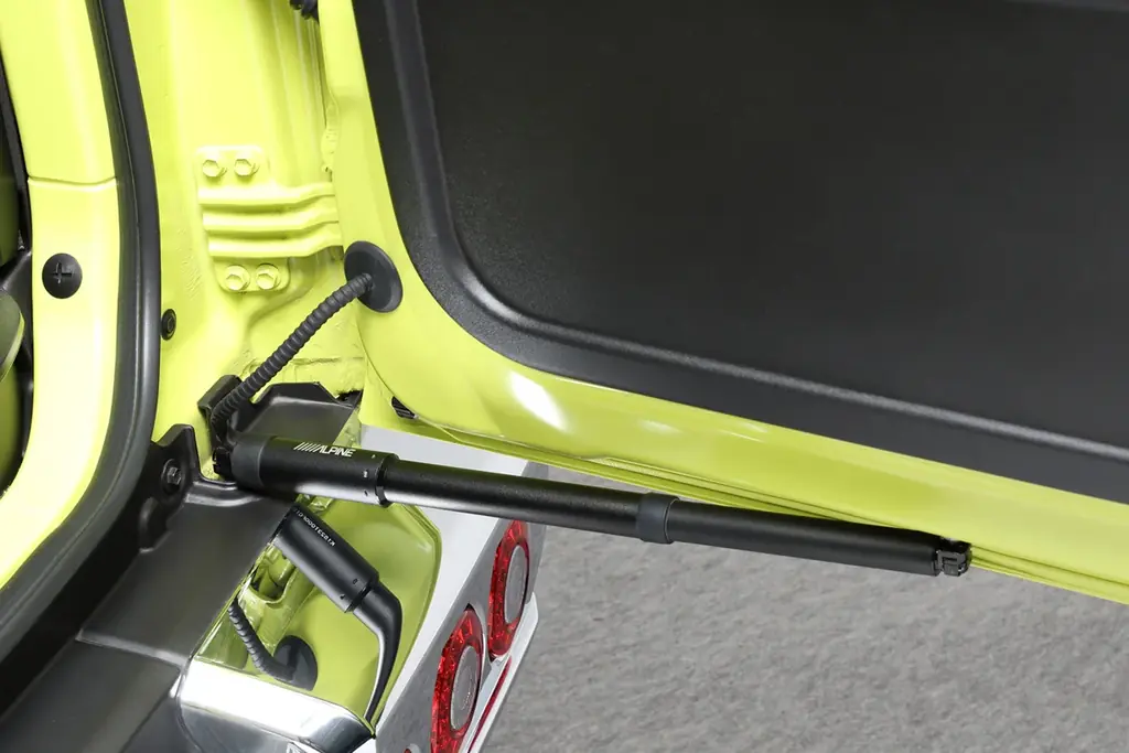 ジムニーの荷物の出し入れをもっと便利に。ジムニー専用電動リアゲートを発表 画像 4