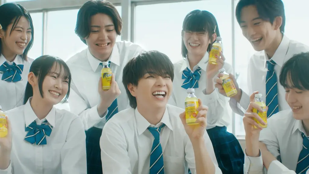 塩﨑太智さん　WEBCM出演！「ごきげんも～っと つづくらしー！」C1000ビタミンレモン「ごきげんのヒミツ」篇　2026年6月29日（月）公開 画像 4