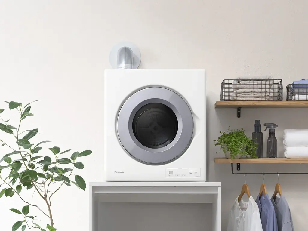 屋外排気式電気衣類乾燥機「Solaire（ソレイル）」を発売 画像 1