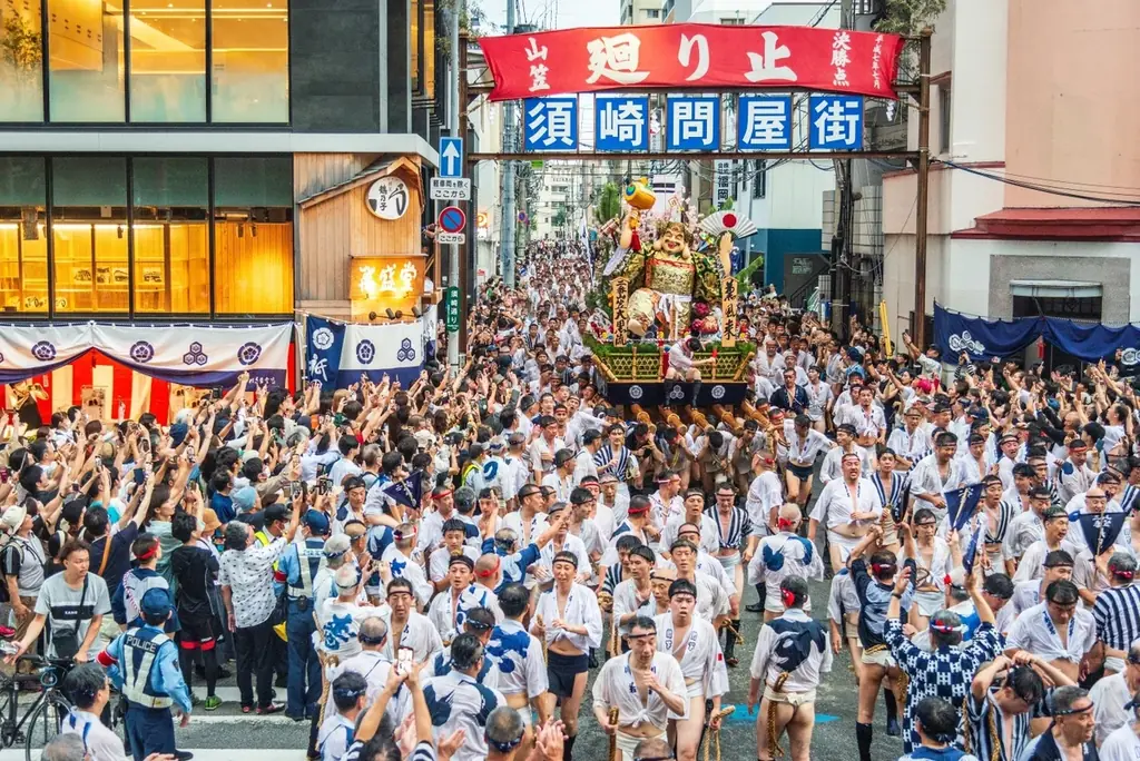 石村萬盛堂が山笠に合わせ祇園饅頭・大黒飴を期間販売