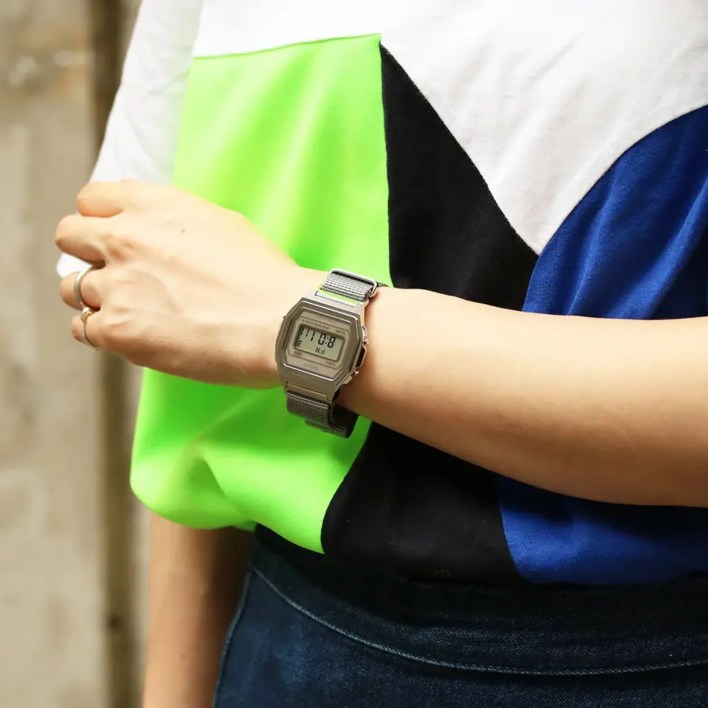 即完売した【CASIO CLASSIC PREMIUM SERIES】が待望の再入荷。夏の装いに映える、ユニセックスなシルバーウォッチ 画像 1