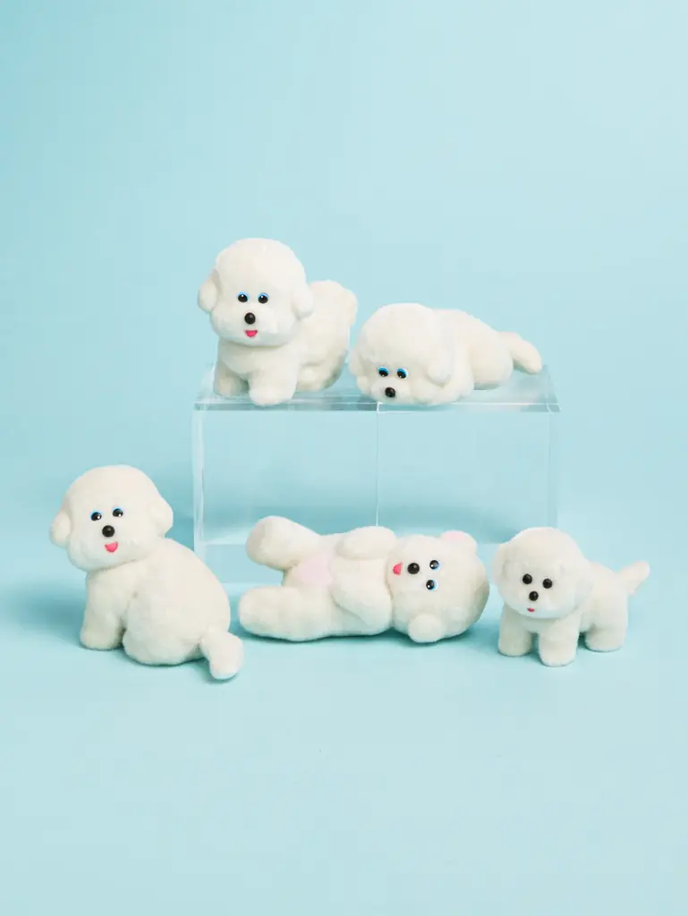 ぬいぐるみ作家・むにゅとのコラボ最新作『むにゅ家の「けむちゃん」フロッキーフィギュア』　7月13日より発売 画像 2