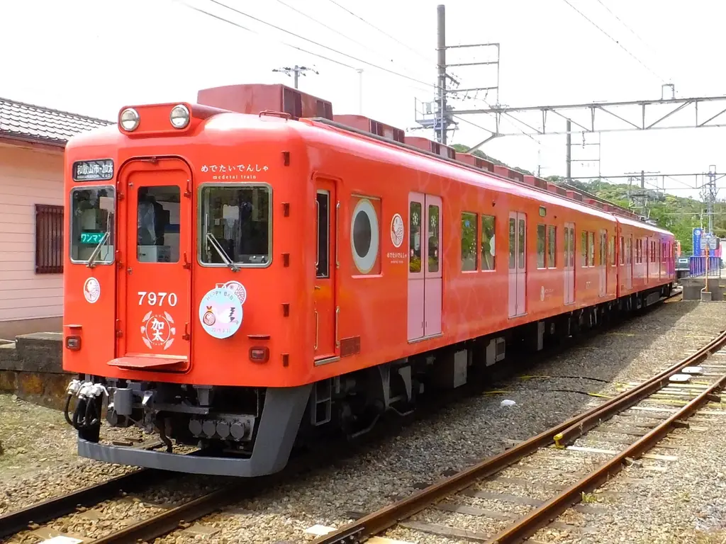 「M!LKニッポン元気花火2026」 和歌山市駅の駅看板をM!LKの塩﨑太智さんがジャック！等身大パネルも登場＆観光列車「めでたいでんしゃ」の車内もM!LKの塩﨑太智さん仕様に！ 画像 5