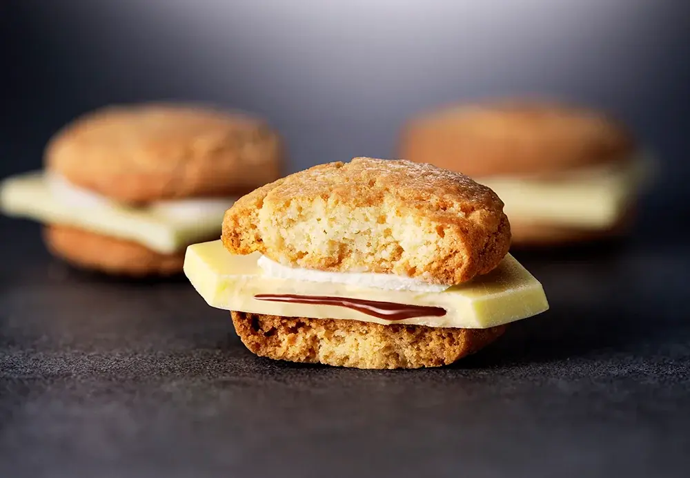 【とろりはみだす背徳バーガー】東京駅「キャプテンスイーツバーガー」から衝撃の新作！罪深いバターショコラの極厚サンドが新登場 画像 3