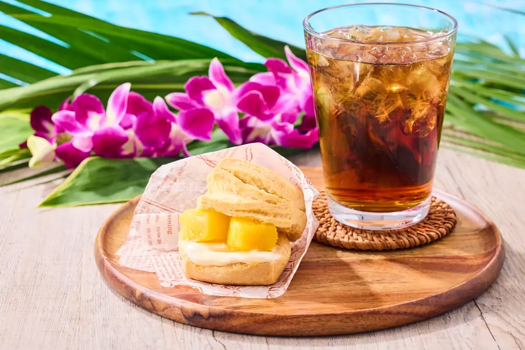 ＼アロハな夏のご褒美カフェタイム／“ひと手間”かけた人気のスコーンサンドに南国気分を楽しむ、パイン×クリームチーズが登場！ 画像 3