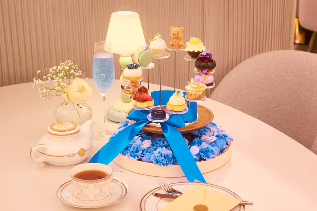 【7・8月限定】Puellaに「Celestial Blue Ribbon Afternoon Tea」が登場。星座と青いリボンが彩る、幻想的な夏のアフタヌーンティー 画像 3