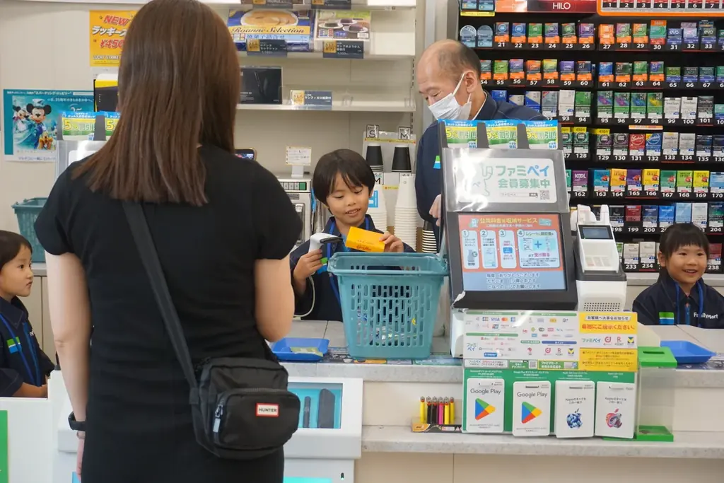 酷暑から地域の命と夏の健康を守る拠点へ「ファミマこども食堂」初の熱中症対策コラボイベントを開催！～ポカリスエット×『はたらく細胞』特別動画で学ぶ＆こどもたちが「夏の目標」を宣言～ 画像 6