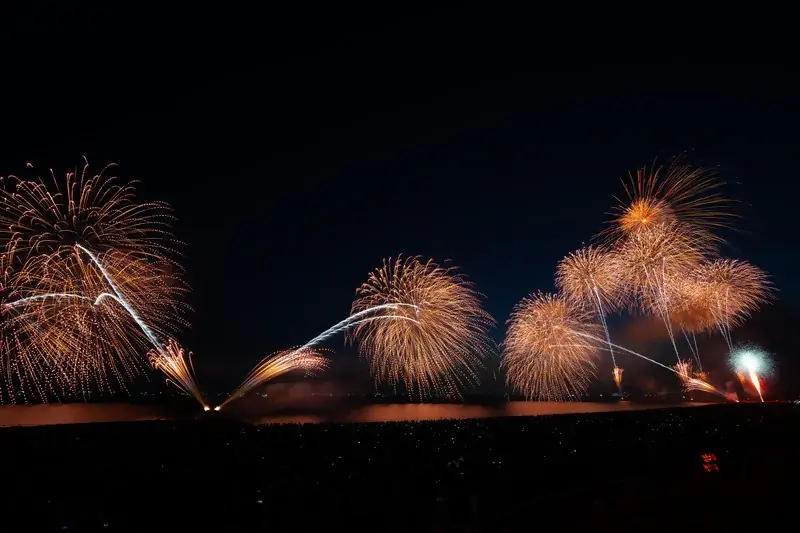 【千葉開府900年記念国内最大級24,000発の花火が夜空を彩る】『幕張ビーチ花火フェスタ2026』特別ステージ出演芸人が決定！ぼる塾、フースーヤ、バリカタ友情飯が会場を盛り上げる 画像 7