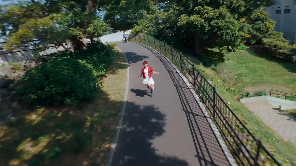 『ポケモン GO』 10周年記念　アイナ・ジ・エンドさんがスキャット風の楽曲で『ポケモン GO』の爽快感を表現　新テレビCM３篇が7月10日（金）より放映 画像 6