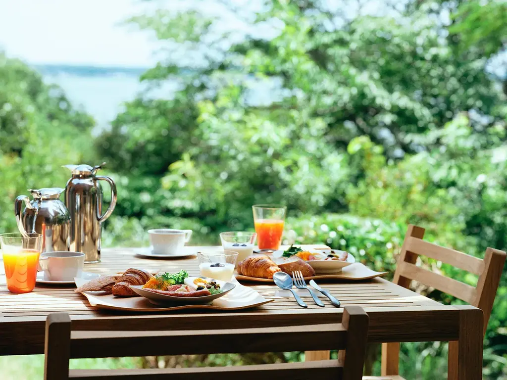 この夏、家族で囲む「幸せな食卓」霞ヶ浦を望む　一棟貸しの宿「古民家江口屋」「水郷園」で過ごす夏休み 画像 1