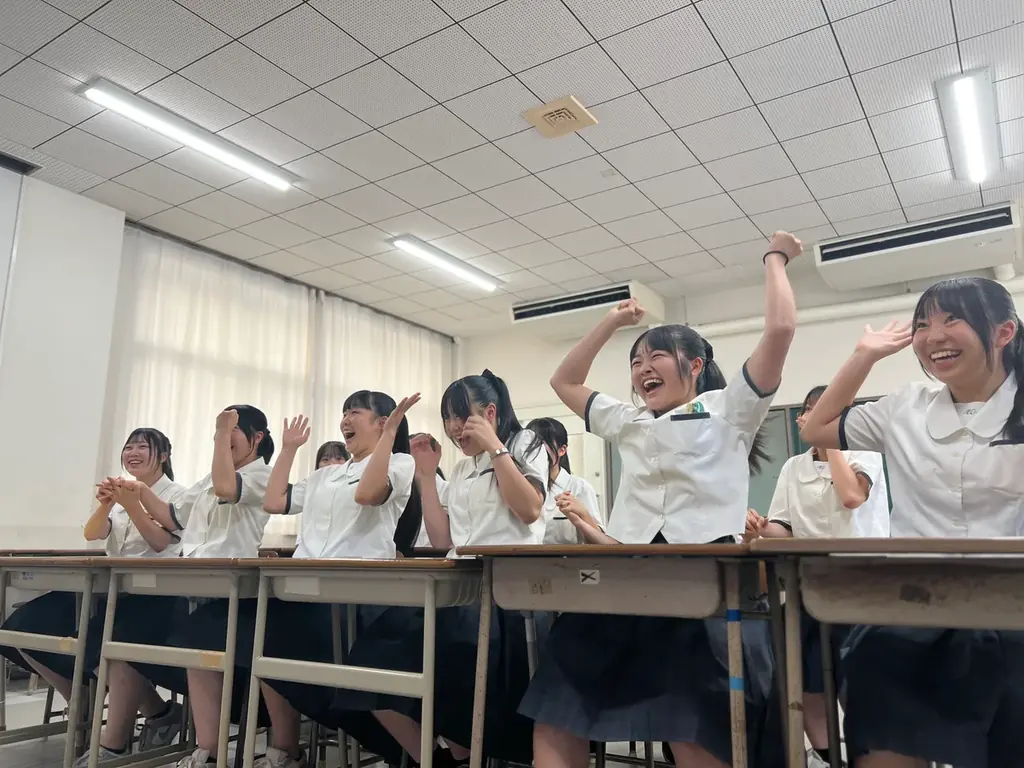 【TGC 松山 2026】全員主役級の超実力派10人組ガールズグループCIRRAがメインアーティストに決定♡さらに、愛媛県立松山西中等教育学校 ダンス部とのスペシャルコラボレーションをサプライズ発表！ 画像 2