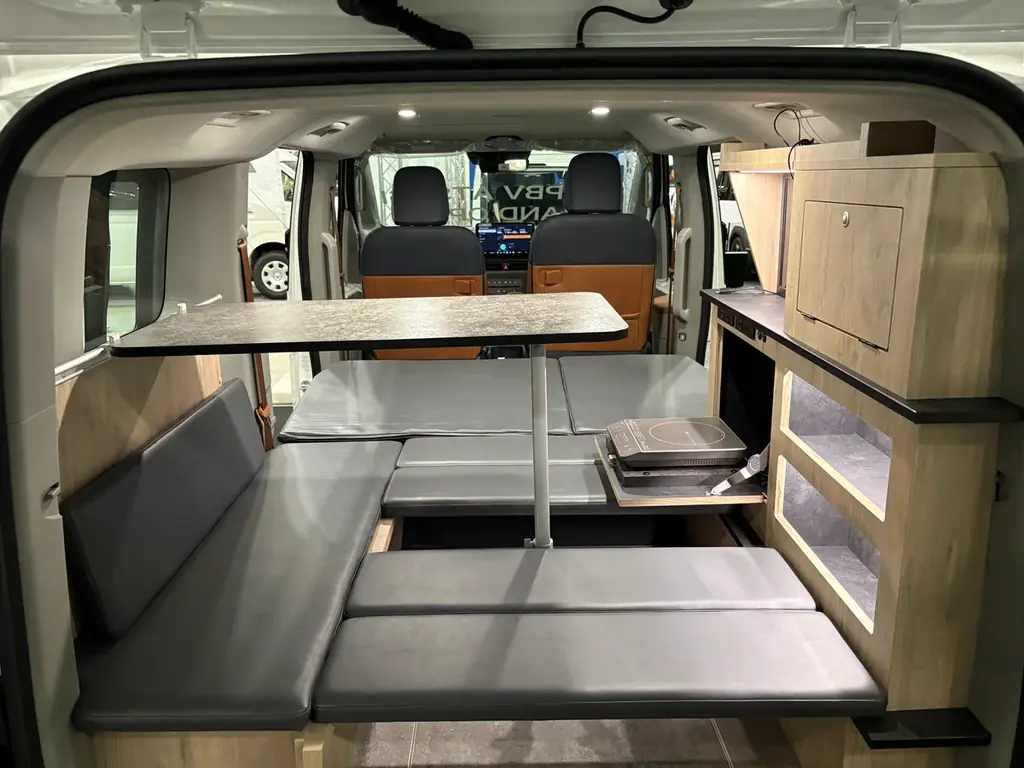 株式会社ダイレクトカーズ、Kia PBV passenger をベースとしたEVキャンピングカーを製造　－東京キャンピングカーショー2026にて「DC EVLIFE」シリーズ第一弾を発表－ 画像 3