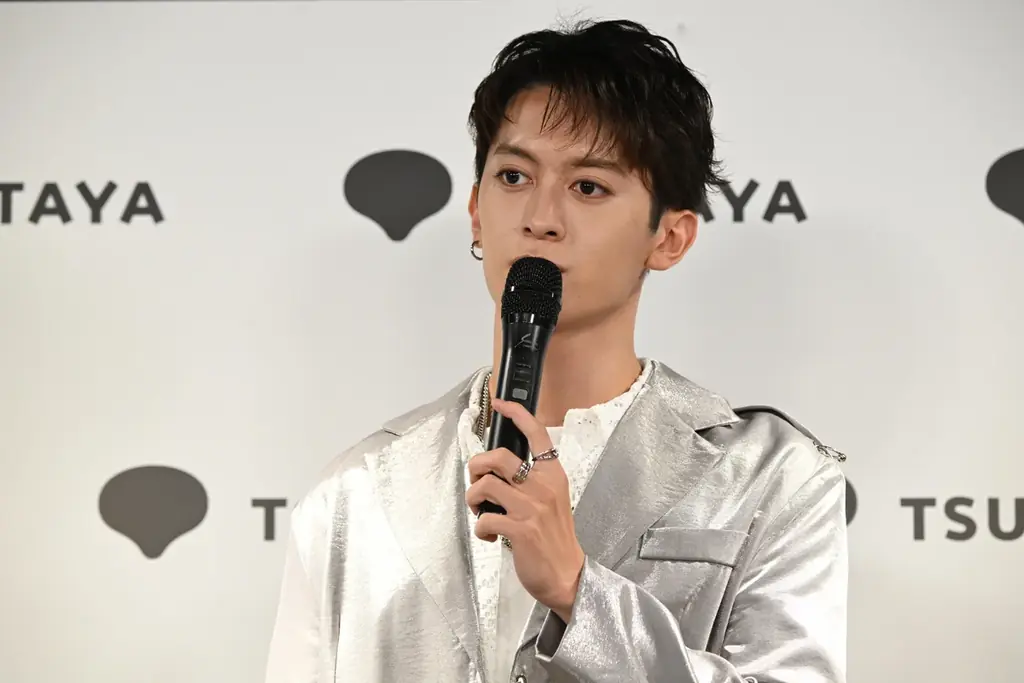 菊池修司が“素顔”をさらけ出す1st写真集を発売！「お客様の人生が少しでも鮮やかになるような役者活動を続けたい」 画像 4