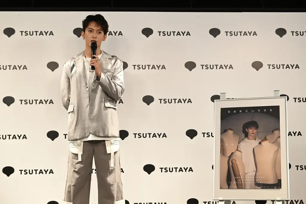 菊池修司が“素顔”をさらけ出す1st写真集を発売！「お客様の人生が少しでも鮮やかになるような役者活動を続けたい」 画像 5
