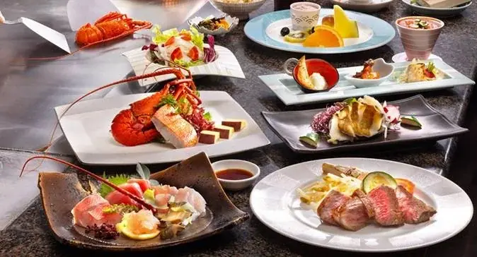 【記念日スペシャル】結婚記念や誕生日ご長寿祝いに、伊豆へ集う。乾杯、伊勢海老＆金目鯛ディナー、花束＆くす玉サプライズ演出に寿ぐ旅。 画像 13