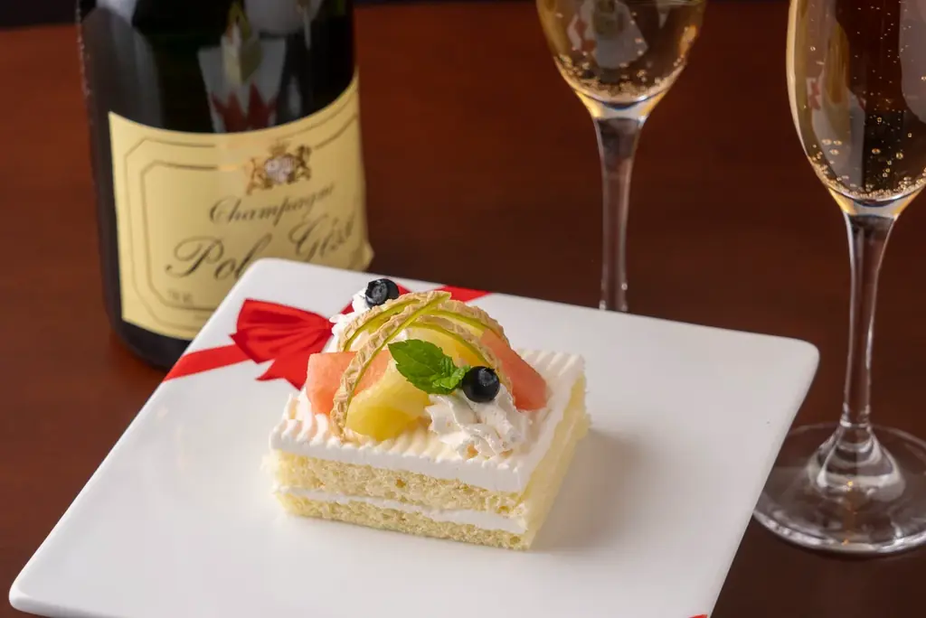 【記念日スペシャル】結婚記念や誕生日ご長寿祝いに、伊豆へ集う。乾杯、伊勢海老＆金目鯛ディナー、花束＆くす玉サプライズ演出に寿ぐ旅。 画像 2