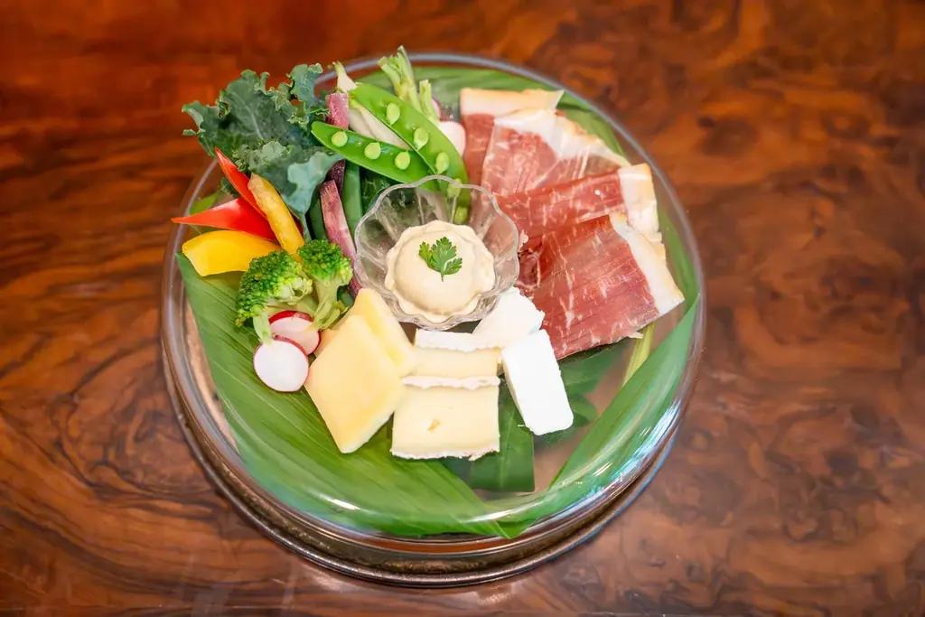 東京ばな奈発、軽井沢の森のレストランに夜のアフタヌーンティーが登場！幻想的な夜景やお酒とともに。 画像 10