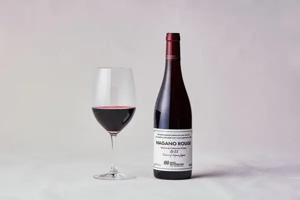 【ホテルメトロポリタン】レストラン・バーでの食事に彩りを添える　ホテルオリジナルワイン「長野ルージュ」「長野ブラン」を販売 画像 2