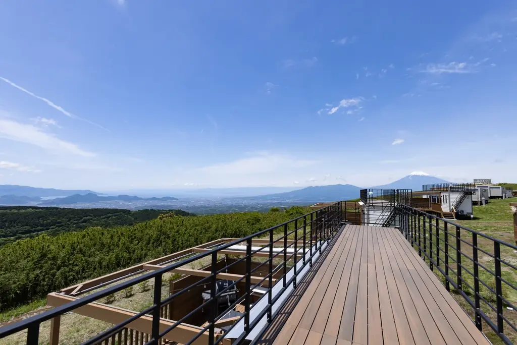 富士山と駿河湾を望む特等席に、ワンランク上の“ととのい”体験「サウナジャグジー付スカイデッキヴィラ」「THE GLAMPING 箱根十国峠」に、7/25 (土)オープン 画像 14
