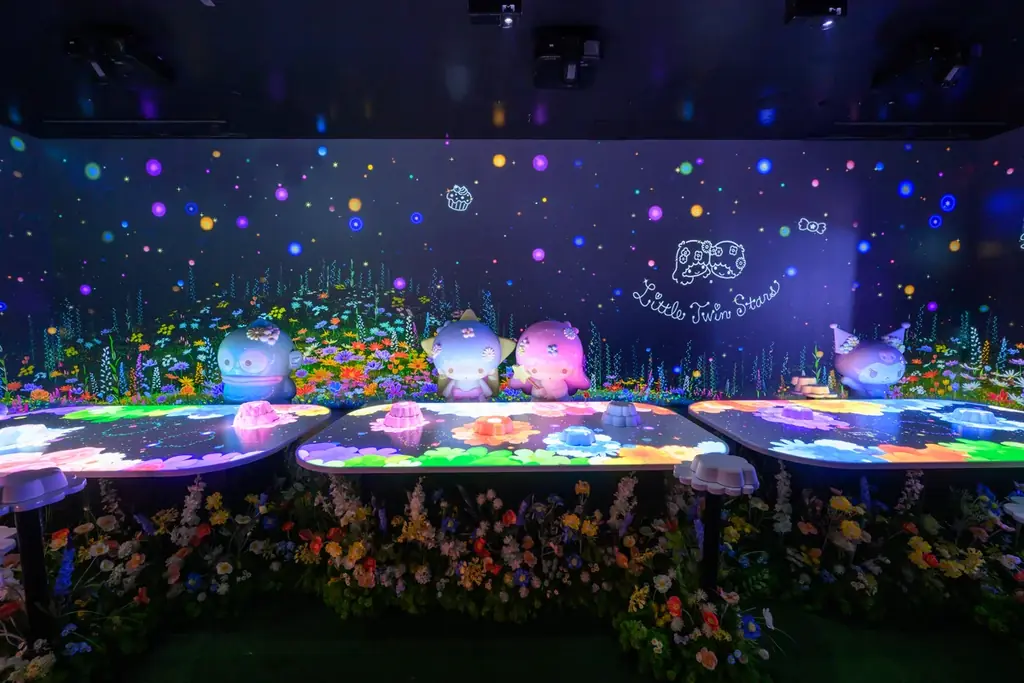 『Sanrio characters Exhibition Hotel Floria Tokyo（ホテルフローリア トーキョー）』松村沙友理さんがハローキティと“かわいい”ポーズ！ 画像 4