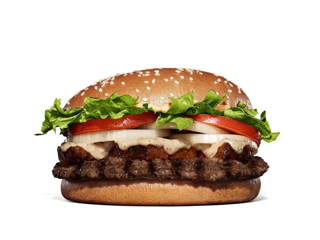 バーガーキング® から夏限定「ステーキワッパー® 」の新作が登場！直火焼きのビーフに牛バラステーキを重ね、ガーリックの旨味にペッパーのパンチが効いた特製ソースで仕上げた「ペッパーガーリック」新発売！ 画像 2