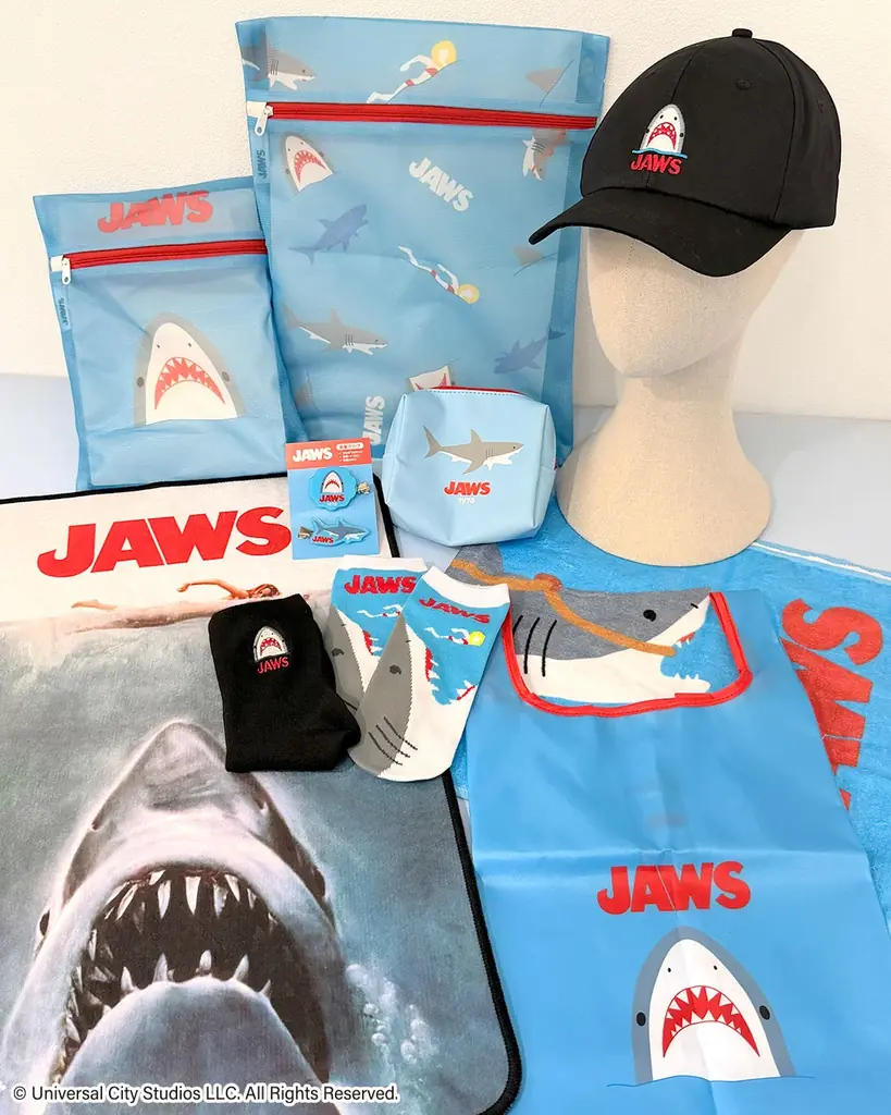 夏のお出かけや旅行にぴったり！『ジュラシック・ワールド』と『ジョーズ』とのコラボレーション雑貨がサンキューマートに新登場！全品390円（税込429円）で8月上旬より発売開始 画像 3