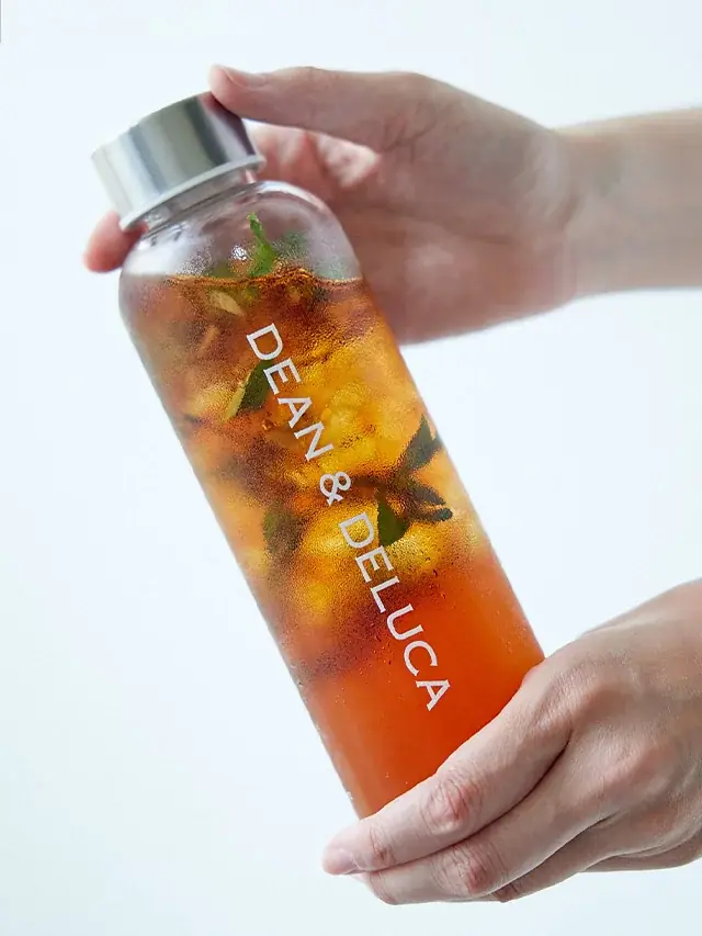 DEAN & DELUCA初、「夏の福袋 2026」を数量限定で発売 | ロイヤルブルーの限定トートバッグに、夏のおいしいものを詰め合わせ 画像 6