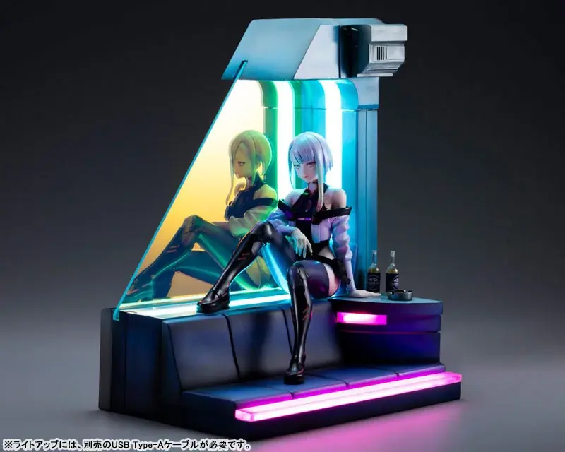 アニメ『サイバーパンク：エッジランナーズ』より、「ルーシー」のフィギュアがライトアップ仕様のジオラマとともに登場。あみあみにて予約受付中。 画像 3
