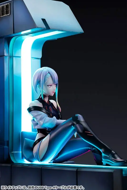 アニメ『サイバーパンク：エッジランナーズ』より、「ルーシー」のフィギュアがライトアップ仕様のジオラマとともに登場。あみあみにて予約受付中。 画像 9