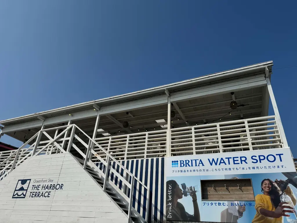 湘南の人気ビーチハウス2施設に給水スポット「BRITA WATER SPOT」が登場〜マイボトルへの給水サービスや限定コラボメニューを展開〜 画像 2