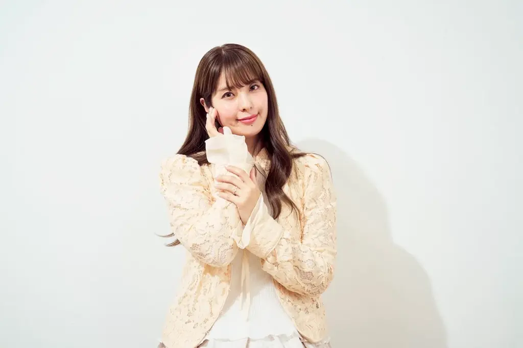 元櫻坂46 渡辺梨加が魅せる、ALICE BELLE初のメイクライン誕生。スキンケア発想から生まれたケアリップシリーズを発売 画像 4