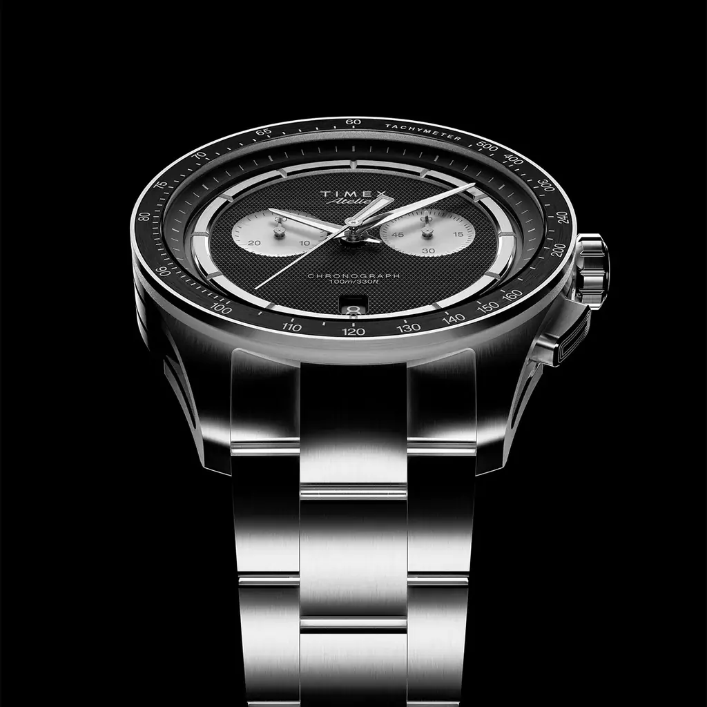 TIMEX史上最高峰のデザイン哲学を体現する「TIMEX ATELIER（タイメックス アトリエ）」から、初のクロノグラフが登場。チタンケースとスイス製ムーブメントを搭載した、ブランドの本気時計。 画像 22