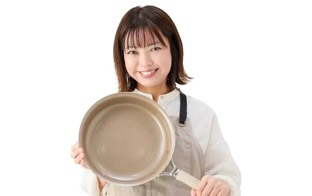 SNS総フォロワー数49.2万人！料理家「ふじたかな」コラボエプロン『カナスタンド』が7/17より待望の先行販売スタート！ 画像 3